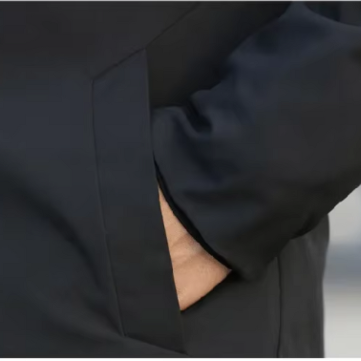 Tyylikäs tuulitakki miehille