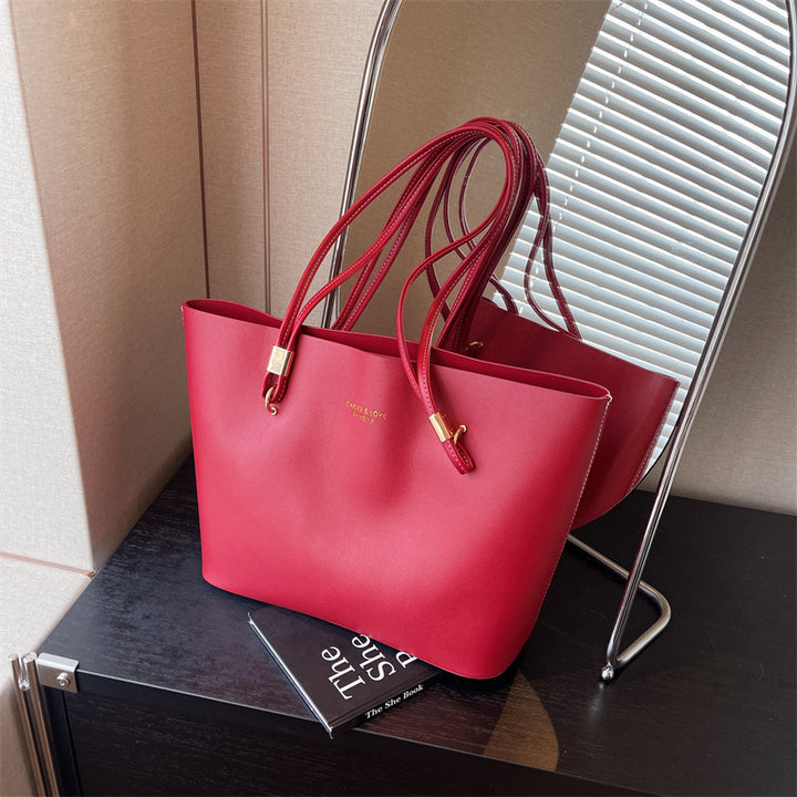 Tyylikäs ja ajaton käsilaukku – täydellinen arkeen ja juhlaan