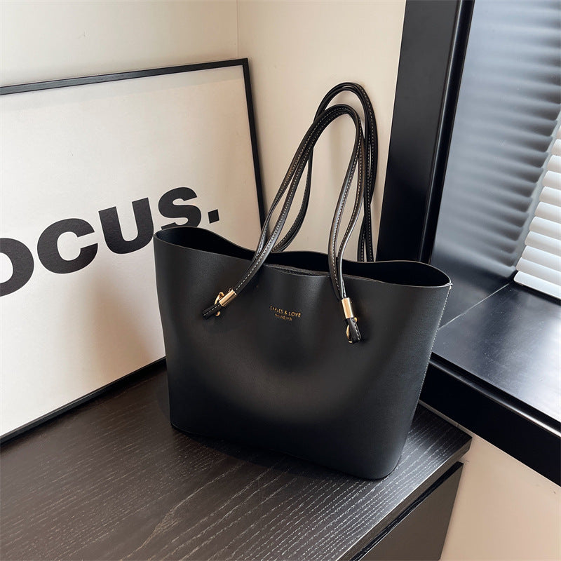 Tyylikäs ja ajaton käsilaukku – täydellinen arkeen ja juhlaan